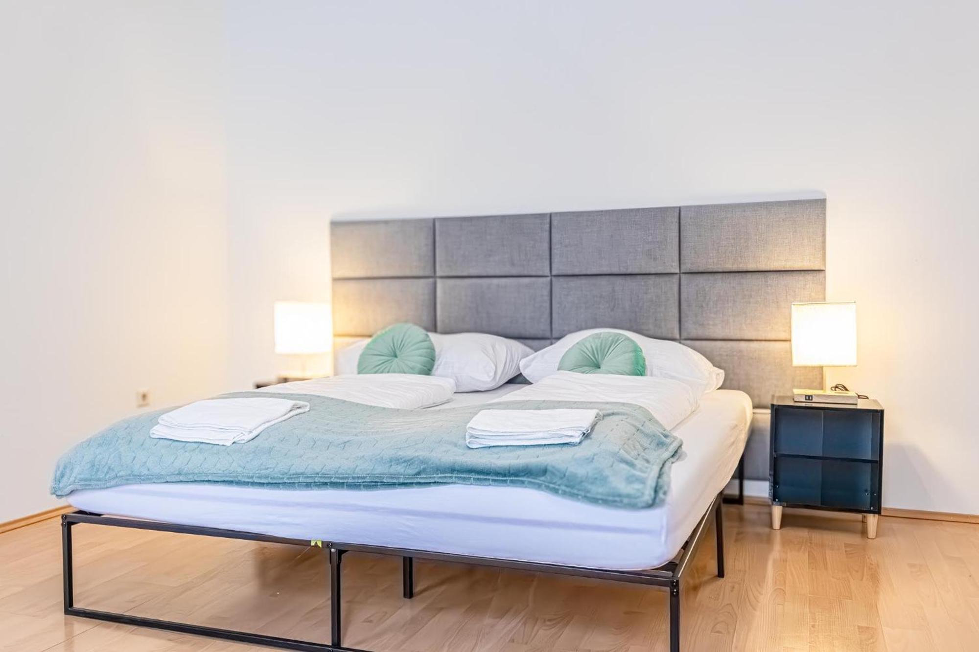 City-linked 2br Near Wiener Stadthalle Apartment Wien