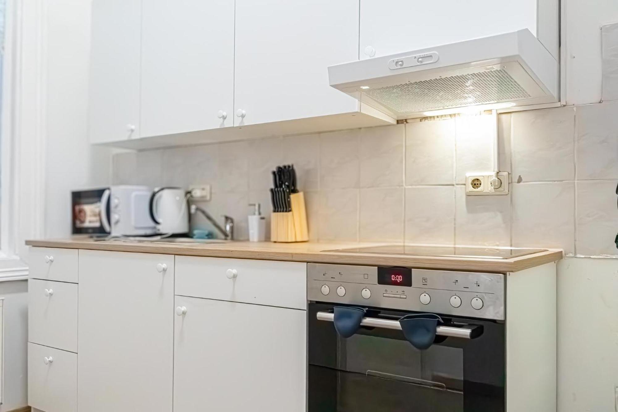 City-linked 2br Near Wiener Stadthalle Apartment Wien