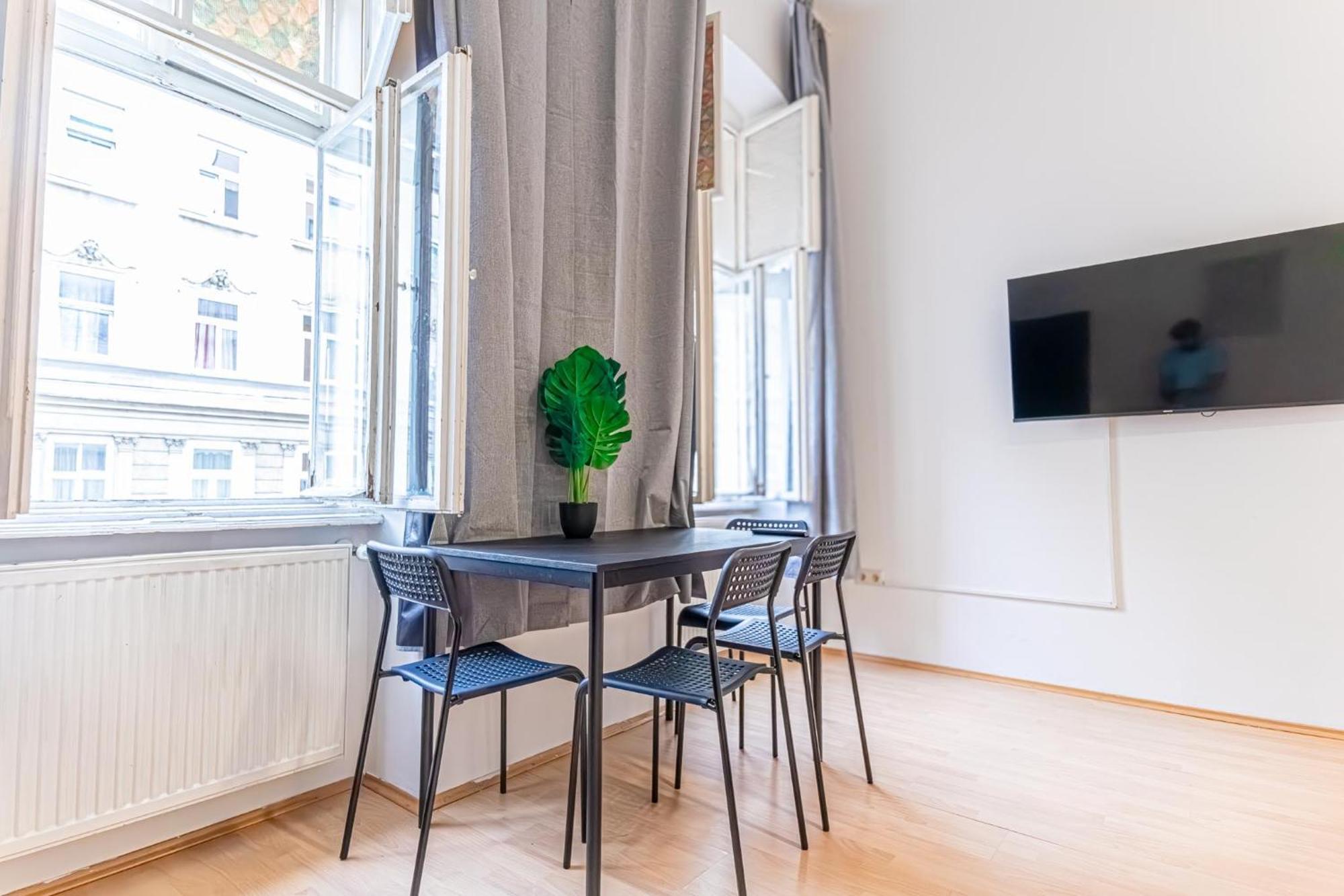 City-linked 2br Near Wiener Stadthalle Wien
